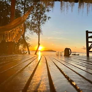 https://deep-house-sea-view.koh-lantahotels.net